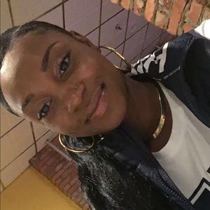 Meet your Posher, Khadejia